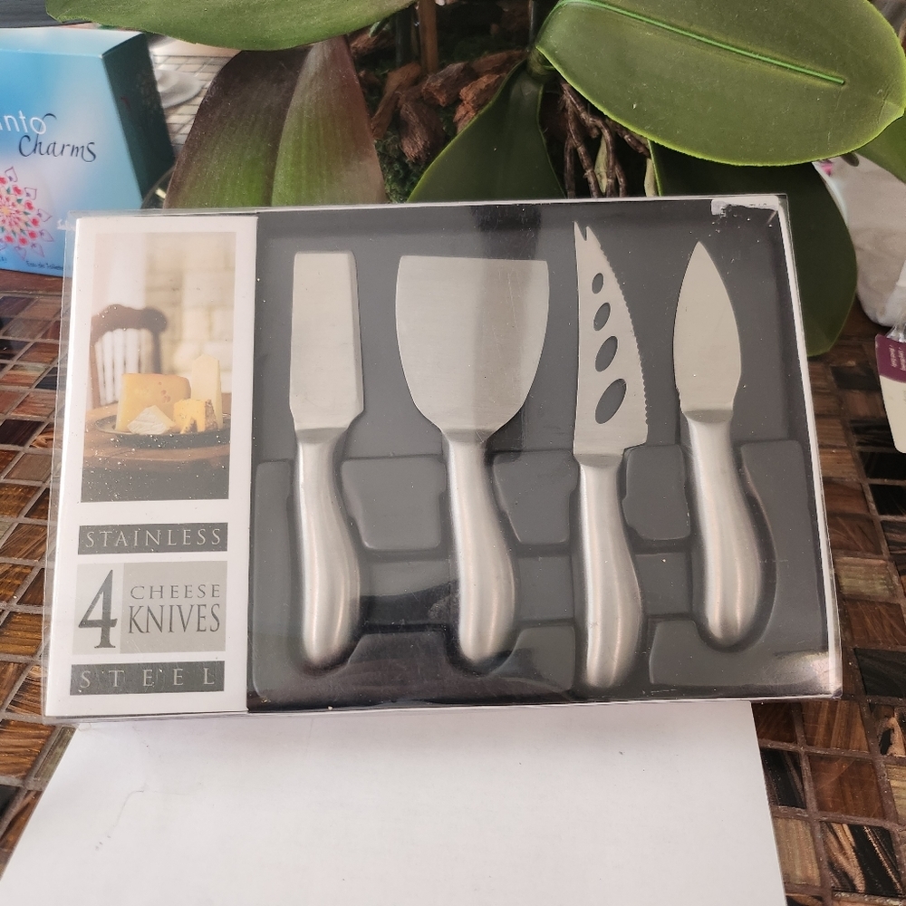 Bed Bath & Beyond Cheese Knives NEW